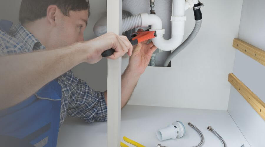 Expert burst pipe repair services in Humboldt, IL